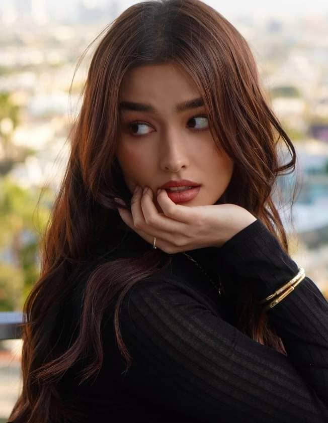 IN-UNFOLLOW nila Liza Soberano at Julia Barretto si Kathryn Bernardo sa Instagram.